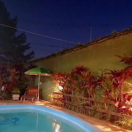 Casa Sobrado com piscina Santa Felicidade 6 pessoa-3